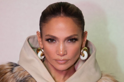 Jennifer Lopez to Star in Netflix’s The Last Mrs. Parrish Adaptation