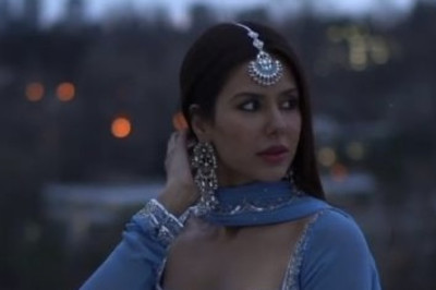 Sonam Bajwa's Festive Fashion: Swoon-Worthy Outfits for the Season