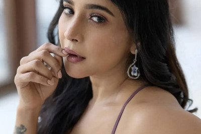 Sakshi Agarwal: Glamorous Actress and Bigg Boss Tamil Fame - Latest Photos and Career Highlights