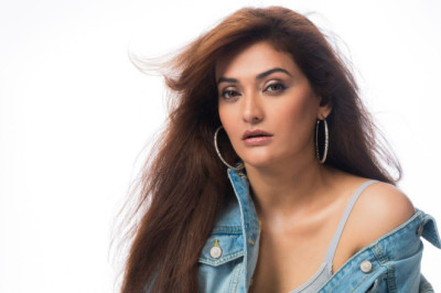 Eesha Agrawal Redefines Denim Glamour in Stunning New Photoshoot