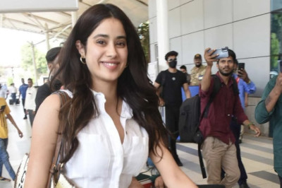 Janhvi Kapoor's Airport Looks: Effortlessly Stylish and Chic